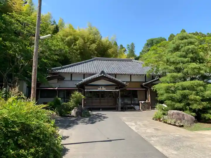 月輪寺の本殿・本堂