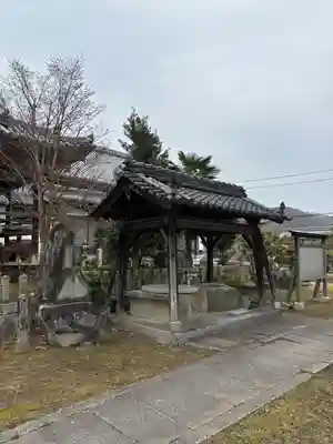 恩徳寺の手水舎