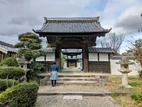 松明院の山門・神門