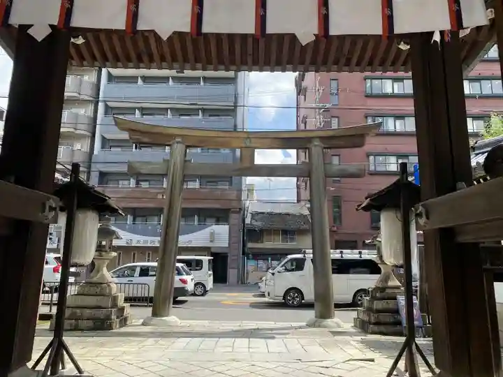 白峯神宮の鳥居