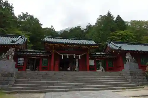 日光二荒山神社中宮祠の山門・神門