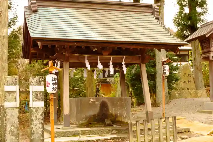 諏訪大社上社前宮(長野県)