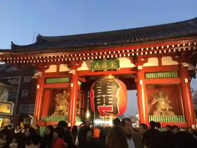 浅草寺の山門・神門