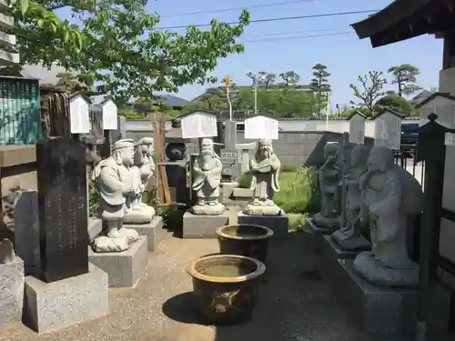 妙應寺の像