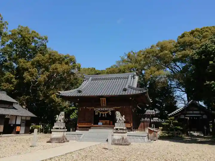 白鳥神社の本殿・本堂
