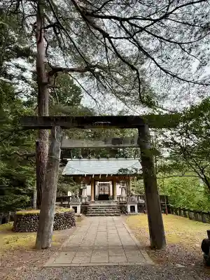 小河内神社の{uncategorized: "未分類", other: "その他", undefined: "問題あり", building: "その他建物", grave: "お墓", sacred_gate: "鳥居", guardian: "狛犬", statue: "像", buddha: "仏像", history: "歴史", nature: "自然", garden: "庭園", animal: "動物", pagoda: "塔", temizu: "手水舎", mountain_gate: "山門・神門", sanctuary: "本殿・本堂", subordinate: "末社・摂社", art: "芸術", scenery: "景色", jizo: "地蔵", ema: "絵馬", goshuin: "御朱印", omikuji: "おみくじ", items: "授与品その他", amulet: "お守り", goshuincho: "御朱印帳", eats: "食事", festival: "お祭り", votive_dance: "神楽", shichigosan: "七五三参", wedding: "結婚式", experience: "体験その他", initially: "初詣", around: "周辺", anti_infection: "感染症対策"}