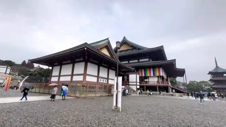 成田山新勝寺の{uncategorized: "未分類", other: "その他", undefined: "問題あり", building: "その他建物", grave: "お墓", sacred_gate: "鳥居", guardian: "狛犬", statue: "像", buddha: "仏像", history: "歴史", nature: "自然", garden: "庭園", animal: "動物", pagoda: "塔", temizu: "手水舎", mountain_gate: "山門・神門", sanctuary: "本殿・本堂", subordinate: "末社・摂社", art: "芸術", scenery: "景色", jizo: "地蔵", ema: "絵馬", goshuin: "御朱印", omikuji: "おみくじ", items: "授与品その他", amulet: "お守り", goshuincho: "御朱印帳", eats: "食事", festival: "お祭り", votive_dance: "神楽", shichigosan: "七五三参", wedding: "結婚式", experience: "体験その他", initially: "初詣", around: "周辺", anti_infection: "感染症対策"}