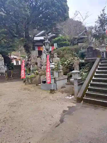 宝山寺の建物その他