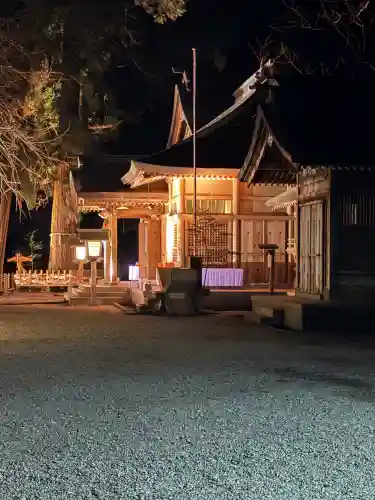 高千穂神社の{uncategorized: "未分類", other: "その他", undefined: "問題あり", building: "その他建物", grave: "お墓", sacred_gate: "鳥居", guardian: "狛犬", statue: "像", buddha: "仏像", history: "歴史", nature: "自然", garden: "庭園", animal: "動物", pagoda: "塔", temizu: "手水舎", mountain_gate: "山門・神門", sanctuary: "本殿・本堂", subordinate: "末社・摂社", art: "芸術", scenery: "景色", jizo: "地蔵", ema: "絵馬", goshuin: "御朱印", omikuji: "おみくじ", items: "授与品その他", amulet: "お守り", goshuincho: "御朱印帳", eats: "食事", festival: "お祭り", votive_dance: "神楽", shichigosan: "七五三参", wedding: "結婚式", experience: "体験その他", initially: "初詣", around: "周辺", anti_infection: "感染症対策"}