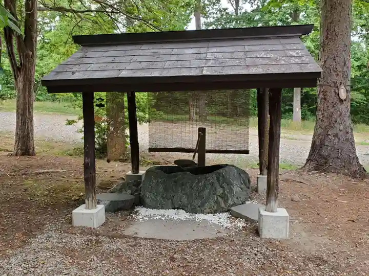雨紛神社の手水舎