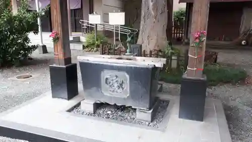 日野八坂神社の手水舎