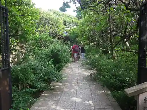 宝戒寺の庭園