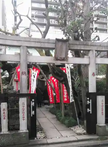 四谷於岩稲荷田宮神社の鳥居