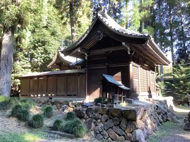 神明白山社相殿(杁下)の本殿・本堂