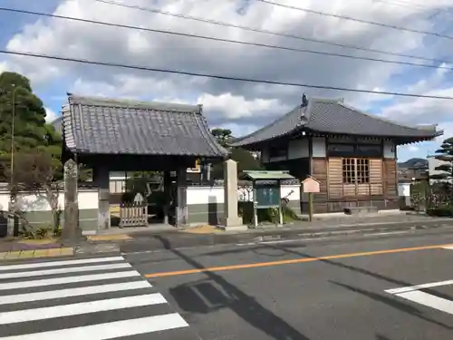 成就院大善寺の山門