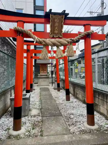 稲荷大神の{uncategorized: "未分類", other: "その他", undefined: "問題あり", building: "その他建物", grave: "お墓", sacred_gate: "鳥居", guardian: "狛犬", statue: "像", buddha: "仏像", history: "歴史", nature: "自然", garden: "庭園", animal: "動物", pagoda: "塔", temizu: "手水舎", mountain_gate: "山門・神門", sanctuary: "本殿・本堂", subordinate: "末社・摂社", art: "芸術", scenery: "景色", jizo: "地蔵", ema: "絵馬", goshuin: "御朱印", omikuji: "おみくじ", items: "授与品その他", amulet: "お守り", goshuincho: "御朱印帳", eats: "食事", festival: "お祭り", votive_dance: "神楽", shichigosan: "七五三参", wedding: "結婚式", experience: "体験その他", initially: "初詣", around: "周辺", anti_infection: "感染症対策"}