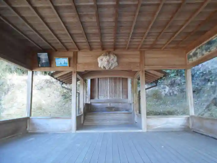 鬼王神社の本殿・本堂