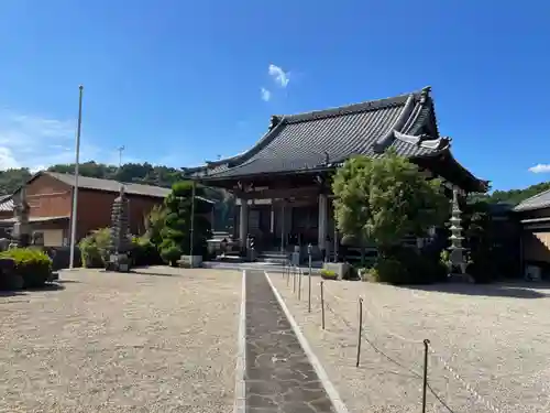 安楽寺の本殿・本堂