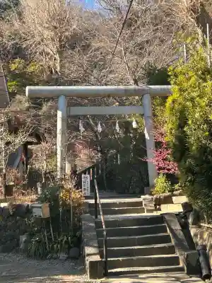 御霊神社の{uncategorized: "未分類", other: "その他", undefined: "問題あり", building: "その他建物", grave: "お墓", sacred_gate: "鳥居", guardian: "狛犬", statue: "像", buddha: "仏像", history: "歴史", nature: "自然", garden: "庭園", animal: "動物", pagoda: "塔", temizu: "手水舎", mountain_gate: "山門・神門", sanctuary: "本殿・本堂", subordinate: "末社・摂社", art: "芸術", scenery: "景色", jizo: "地蔵", ema: "絵馬", goshuin: "御朱印", omikuji: "おみくじ", items: "授与品その他", amulet: "お守り", goshuincho: "御朱印帳", eats: "食事", festival: "お祭り", votive_dance: "神楽", shichigosan: "七五三参", wedding: "結婚式", experience: "体験その他", initially: "初詣", around: "周辺", anti_infection: "感染症対策"}