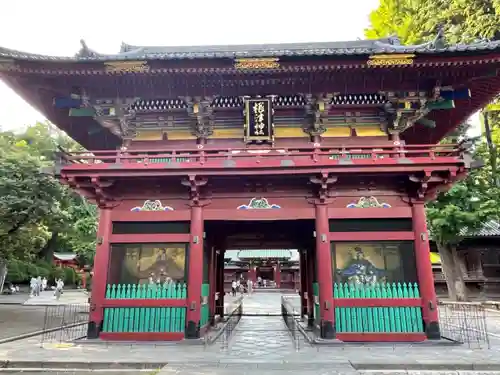 根津神社の山門