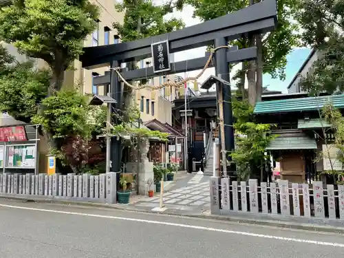 菊名神社の鳥居