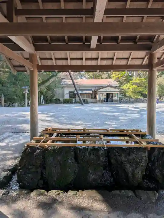 伊勢神宮外宮(豊受大神宮)の{uncategorized: "未分類", other: "その他", undefined: "問題あり", building: "その他建物", grave: "お墓", sacred_gate: "鳥居", guardian: "狛犬", statue: "像", buddha: "仏像", history: "歴史", nature: "自然", garden: "庭園", animal: "動物", pagoda: "塔", temizu: "手水舎", mountain_gate: "山門・神門", sanctuary: "本殿・本堂", subordinate: "末社・摂社", art: "芸術", scenery: "景色", jizo: "地蔵", ema: "絵馬", goshuin: "御朱印", omikuji: "おみくじ", items: "授与品その他", amulet: "お守り", goshuincho: "御朱印帳", eats: "食事", festival: "お祭り", votive_dance: "神楽", shichigosan: "七五三参", wedding: "結婚式", experience: "体験その他", initially: "初詣", around: "周辺", anti_infection: "感染症対策"}