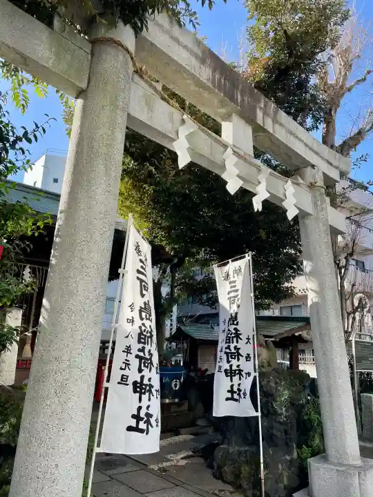 稲荷神社の{uncategorized: "未分類", other: "その他", undefined: "問題あり", building: "その他建物", grave: "お墓", sacred_gate: "鳥居", guardian: "狛犬", statue: "像", buddha: "仏像", history: "歴史", nature: "自然", garden: "庭園", animal: "動物", pagoda: "塔", temizu: "手水舎", mountain_gate: "山門・神門", sanctuary: "本殿・本堂", subordinate: "末社・摂社", art: "芸術", scenery: "景色", jizo: "地蔵", ema: "絵馬", goshuin: "御朱印", omikuji: "おみくじ", items: "授与品その他", amulet: "お守り", goshuincho: "御朱印帳", eats: "食事", festival: "お祭り", votive_dance: "神楽", shichigosan: "七五三参", wedding: "結婚式", experience: "体験その他", initially: "初詣", around: "周辺", anti_infection: "感染症対策"}
