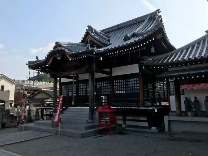 西光寺の本殿・本堂