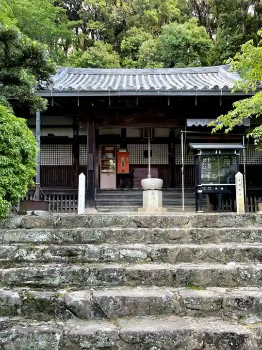 金勝寺の本殿・本堂