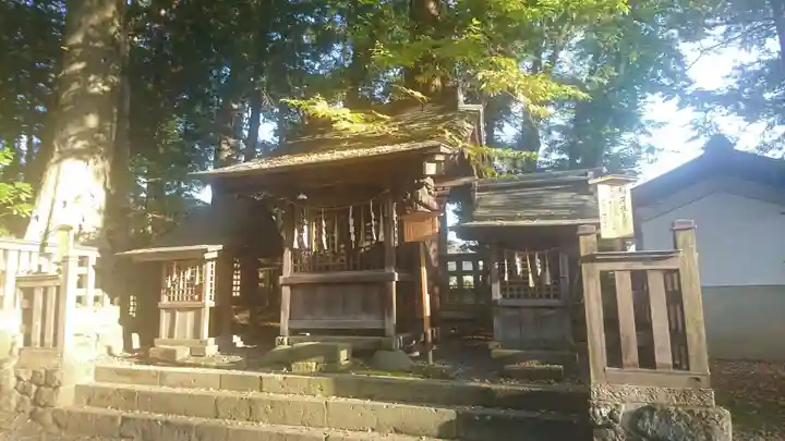 諏訪大社下社秋宮の末社・摂社