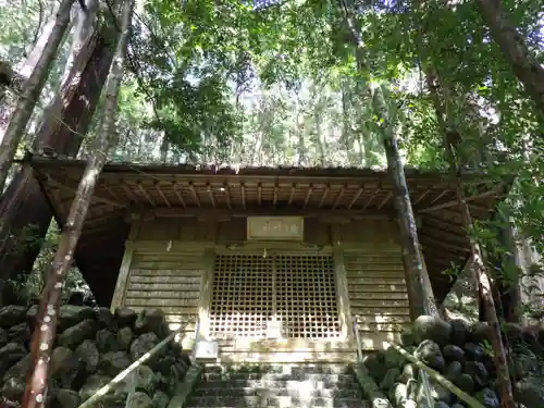 日月神社の本殿