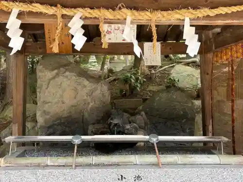 小槻神社の{uncategorized: "未分類", other: "その他", undefined: "問題あり", building: "その他建物", grave: "お墓", sacred_gate: "鳥居", guardian: "狛犬", statue: "像", buddha: "仏像", history: "歴史", nature: "自然", garden: "庭園", animal: "動物", pagoda: "塔", temizu: "手水舎", mountain_gate: "山門・神門", sanctuary: "本殿・本堂", subordinate: "末社・摂社", art: "芸術", scenery: "景色", jizo: "地蔵", ema: "絵馬", goshuin: "御朱印", omikuji: "おみくじ", items: "授与品その他", amulet: "お守り", goshuincho: "御朱印帳", eats: "食事", festival: "お祭り", votive_dance: "神楽", shichigosan: "七五三参", wedding: "結婚式", experience: "体験その他", initially: "初詣", around: "周辺", anti_infection: "感染症対策"}