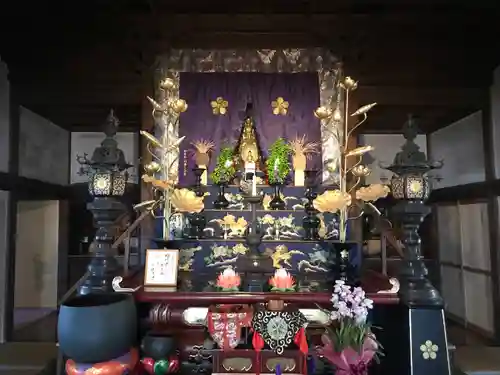 渭信寺の本殿・本堂