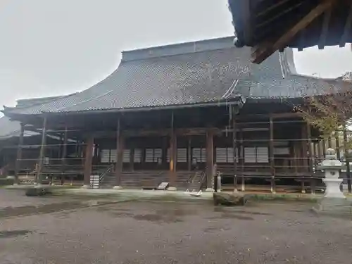 毫攝寺の本殿