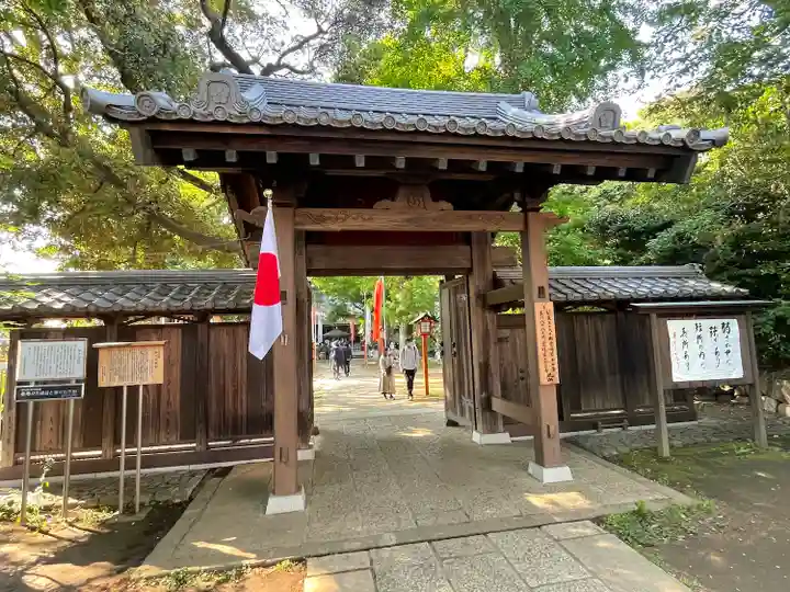 明王院(満願寺別院)の山門・神門