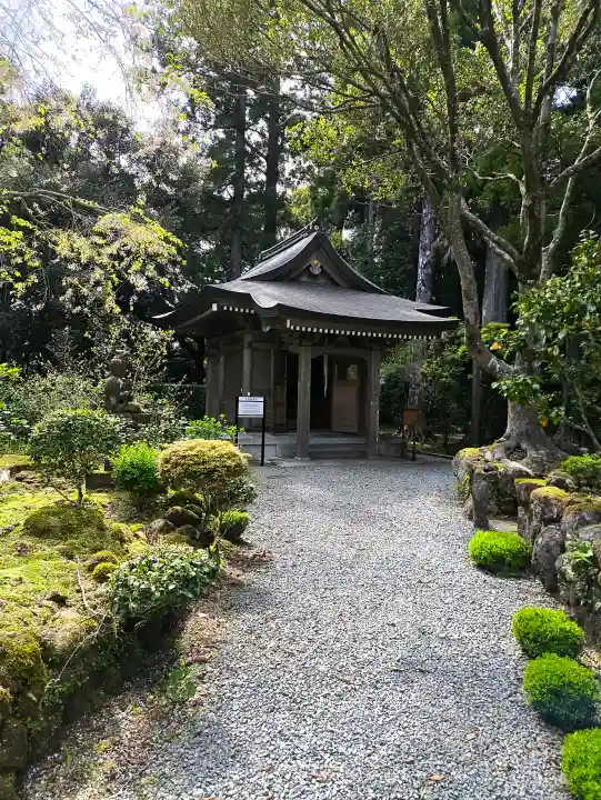 阿弥陀寺の{uncategorized: "未分類", other: "その他", undefined: "問題あり", building: "その他建物", grave: "お墓", sacred_gate: "鳥居", guardian: "狛犬", statue: "像", buddha: "仏像", history: "歴史", nature: "自然", garden: "庭園", animal: "動物", pagoda: "塔", temizu: "手水舎", mountain_gate: "山門・神門", sanctuary: "本殿・本堂", subordinate: "末社・摂社", art: "芸術", scenery: "景色", jizo: "地蔵", ema: "絵馬", goshuin: "御朱印", omikuji: "おみくじ", items: "授与品その他", amulet: "お守り", goshuincho: "御朱印帳", eats: "食事", festival: "お祭り", votive_dance: "神楽", shichigosan: "七五三参", wedding: "結婚式", experience: "体験その他", initially: "初詣", around: "周辺", anti_infection: "感染症対策"}