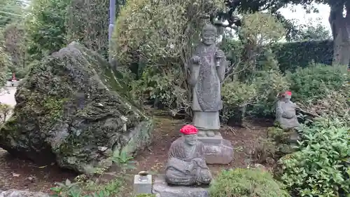 林泉寺の像