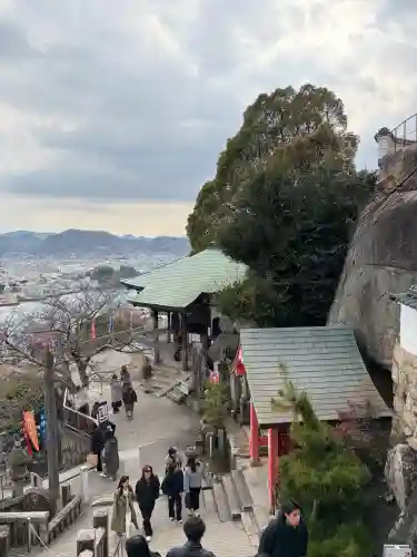 千光寺の{uncategorized: "未分類", other: "その他", undefined: "問題あり", building: "その他建物", grave: "お墓", sacred_gate: "鳥居", guardian: "狛犬", statue: "像", buddha: "仏像", history: "歴史", nature: "自然", garden: "庭園", animal: "動物", pagoda: "塔", temizu: "手水舎", mountain_gate: "山門・神門", sanctuary: "本殿・本堂", subordinate: "末社・摂社", art: "芸術", scenery: "景色", jizo: "地蔵", ema: "絵馬", goshuin: "御朱印", omikuji: "おみくじ", items: "授与品その他", amulet: "お守り", goshuincho: "御朱印帳", eats: "食事", festival: "お祭り", votive_dance: "神楽", shichigosan: "七五三参", wedding: "結婚式", experience: "体験その他", initially: "初詣", around: "周辺", anti_infection: "感染症対策"}