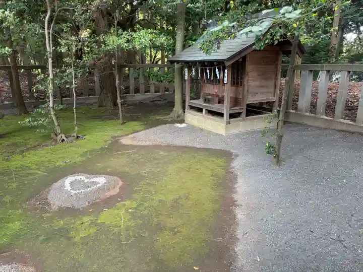 常陸第三宮 吉田神社の{uncategorized: "未分類", other: "その他", undefined: "問題あり", building: "その他建物", grave: "お墓", sacred_gate: "鳥居", guardian: "狛犬", statue: "像", buddha: "仏像", history: "歴史", nature: "自然", garden: "庭園", animal: "動物", pagoda: "塔", temizu: "手水舎", mountain_gate: "山門・神門", sanctuary: "本殿・本堂", subordinate: "末社・摂社", art: "芸術", scenery: "景色", jizo: "地蔵", ema: "絵馬", goshuin: "御朱印", omikuji: "おみくじ", items: "授与品その他", amulet: "お守り", goshuincho: "御朱印帳", eats: "食事", festival: "お祭り", votive_dance: "神楽", shichigosan: "七五三参", wedding: "結婚式", experience: "体験その他", initially: "初詣", around: "周辺", anti_infection: "感染症対策"}