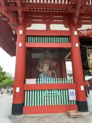 浅草寺の像