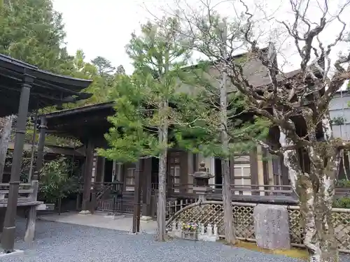 龍泉院の本殿・本堂