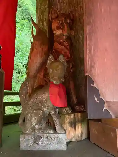 三柱神社の狛犬