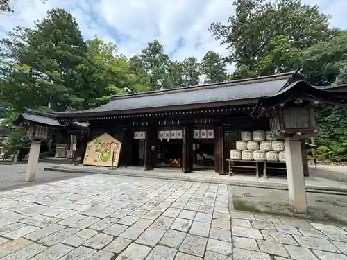 雄山神社前立社壇の本殿