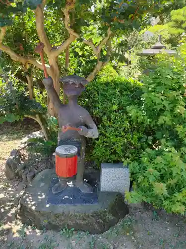 安養寺の像