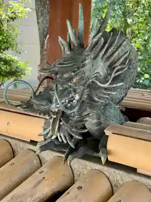 難波神社の手水舎