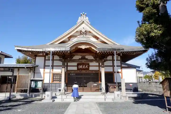 光明寺の本殿・本堂