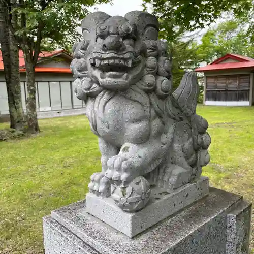 阿寒岳神社の狛犬