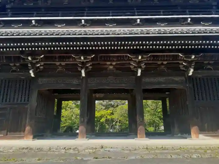 根来寺 大門の{uncategorized: "未分類", other: "その他", undefined: "問題あり", building: "その他建物", grave: "お墓", sacred_gate: "鳥居", guardian: "狛犬", statue: "像", buddha: "仏像", history: "歴史", nature: "自然", garden: "庭園", animal: "動物", pagoda: "塔", temizu: "手水舎", mountain_gate: "山門・神門", sanctuary: "本殿・本堂", subordinate: "末社・摂社", art: "芸術", scenery: "景色", jizo: "地蔵", ema: "絵馬", goshuin: "御朱印", omikuji: "おみくじ", items: "授与品その他", amulet: "お守り", goshuincho: "御朱印帳", eats: "食事", festival: "お祭り", votive_dance: "神楽", shichigosan: "七五三参", wedding: "結婚式", experience: "体験その他", initially: "初詣", around: "周辺", anti_infection: "感染症対策"}