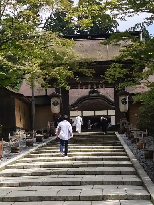高野山金剛峯寺の山門・神門