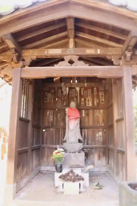 明王院(満願寺別院)の地蔵